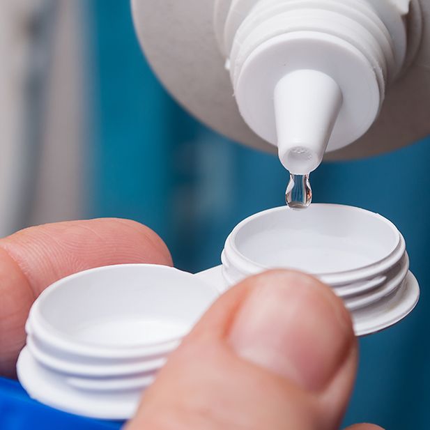 How_to_avoid_ripping_your_contact_lenses_row_4