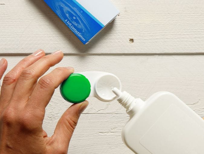 How_to_clean_contact_lens_case_row_1